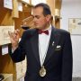 Öffnet manchmal eine Flasche Rotwein für 7800 Schweizer Franken: Luca Romei, Chefsommelier hat eine gute Nase für edle Tropfen