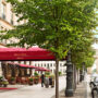Hotel Adlon mit Blick auf das Brandenburger Tor. Luxusreisen