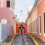Bunte Straßen in Puerto Rico. Luxusreisen