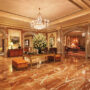 Die edle Lobby im Hotel Regent Berlin. Luxusreisen