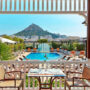 Pool Barmit spektakulärer Aussicht im Hotel Grande Bretagne. Luxusreisen